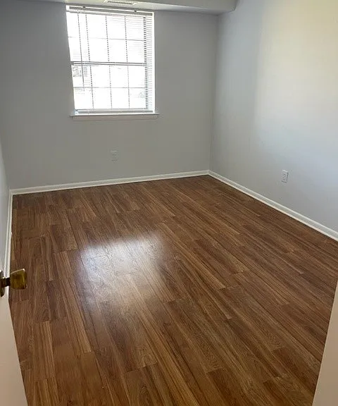 2409 Pond View Dr — Photo 8