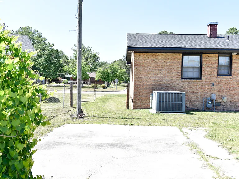 2135 Nevada St — Photo 35