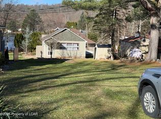 102 Lakeview Dr, Sweet Valley, PA 18656