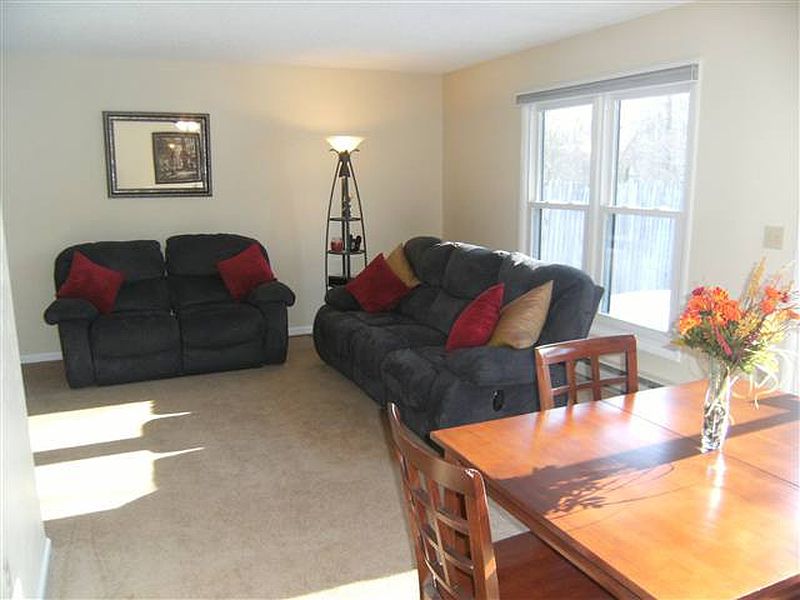 4th image of 505 TOWNWOOD Drive