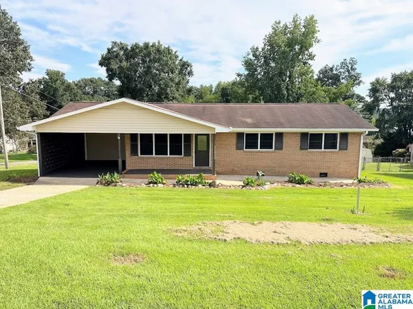 1422 Clairmont Dr, Weaver, AL 36277