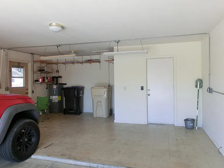 8646 W Rockwood Dr — Photo 4