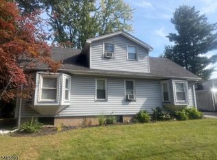 70 Glen Ave, Midland Park, NJ 07432