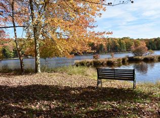 178 Spruce Lake Dr, Milford, PA 18337