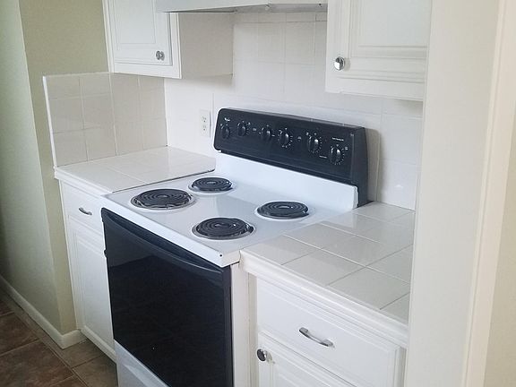 5th image of 1602 Stanley Dr #101