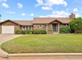 801 N 6th St, Thomas, OK 73669