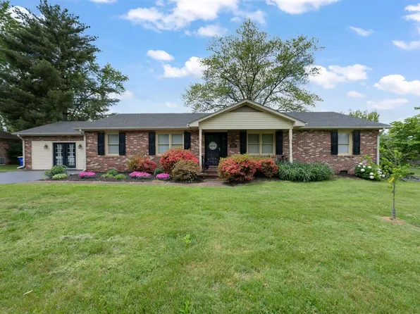 227 Saint Albans Dr, Bowling Green, KY 42103