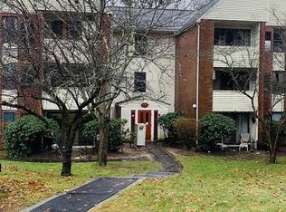 1 Marc Dr APT 1B12, Plymouth, MA 02360