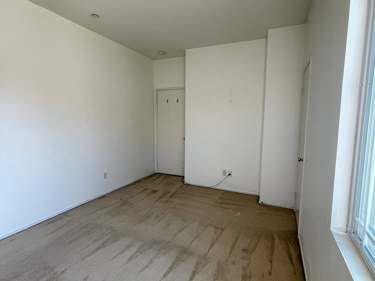 Pondmoor Dr, Riverside — Photo 4
