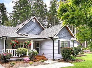 10203 Hopkins Pl, Anderson Island, WA 98303