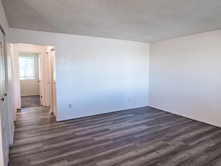The Grove Apartments — Photo 4