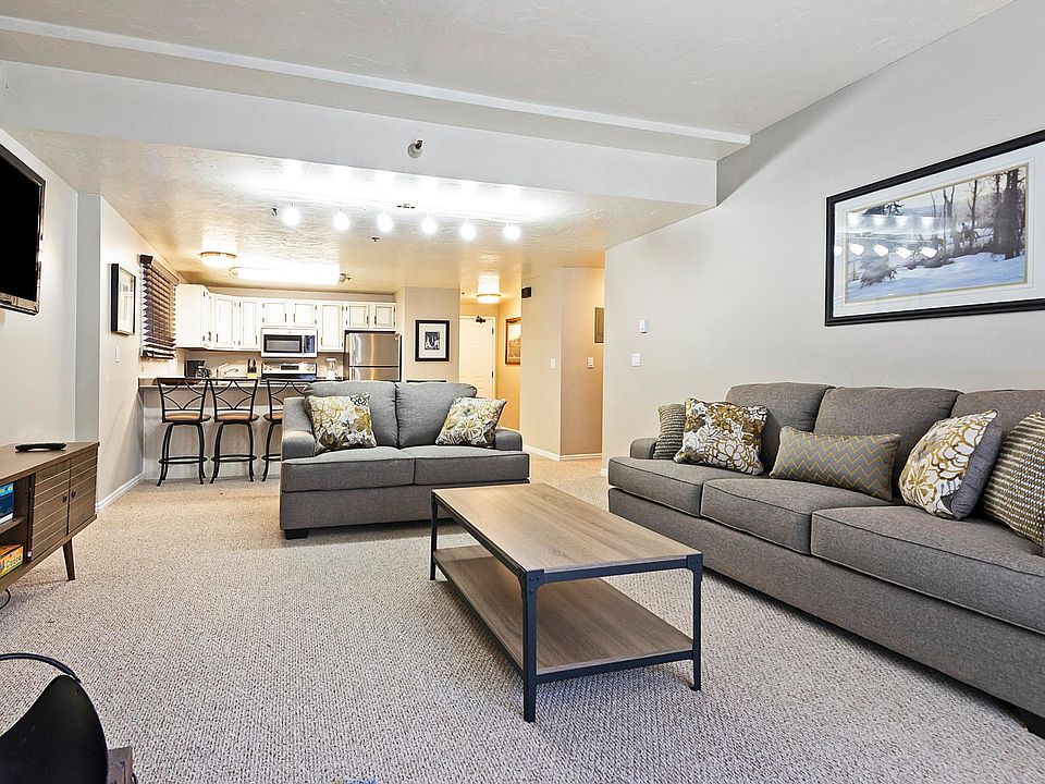 1st image of 1401 Woodside Ave #106