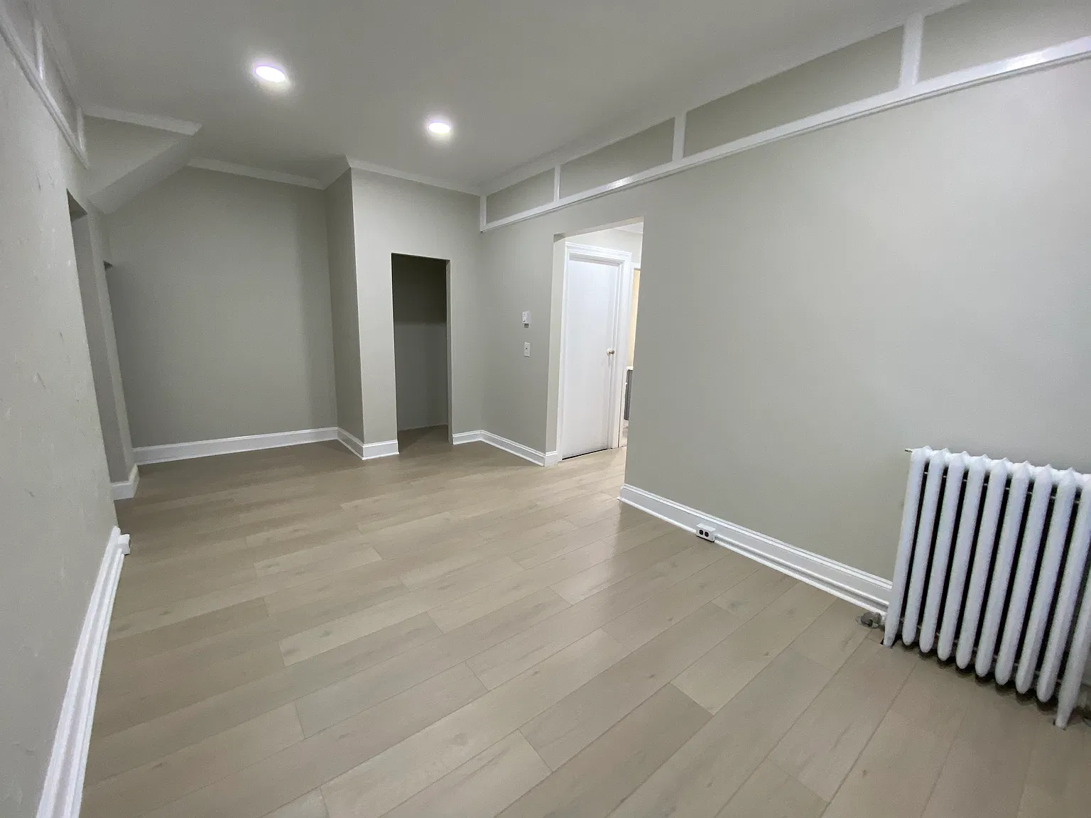 2 bed, 900 sqft, $3,200 — Photo 3