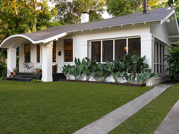 2nd image of 305 E Magnolia Ave