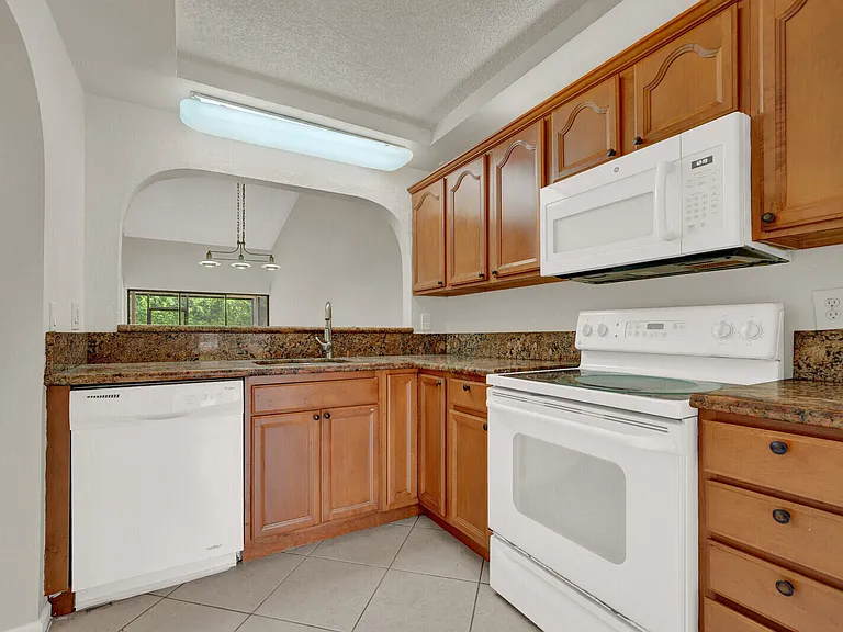 6371 Toulon Dr — Photo 12