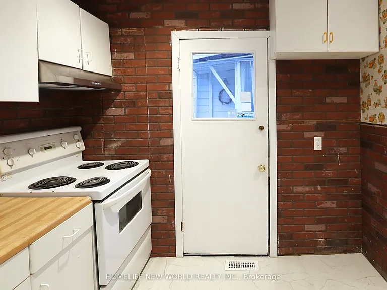 32 Pendeen Ave — Photo 31