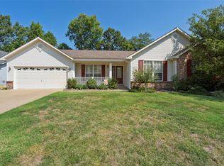 411 N Deer Tracks Trl, Saint Peters, MO 63376