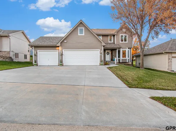 6310 N 103rd St, Omaha, NE 68134
