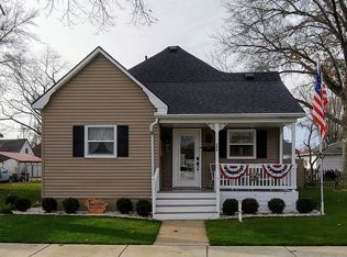 206 N Spruce St, Villa Grove, IL 61956