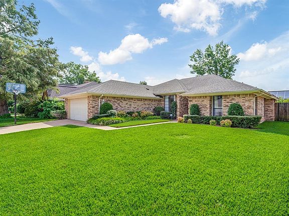 5th image of 2504 Woodfield Way