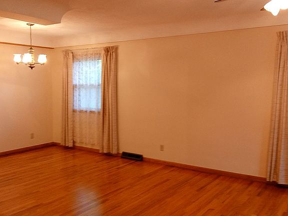 living room / dining room