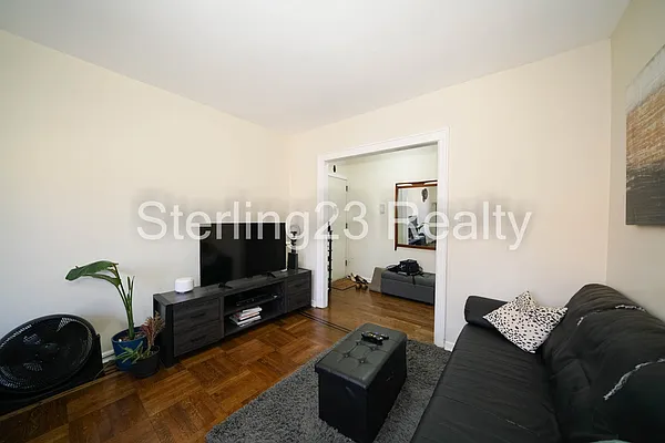 Rented by Sterling Realty Solution Inc | media 17