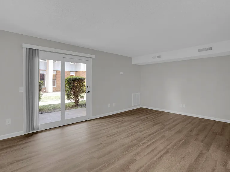Capri Apartments — Photo 13