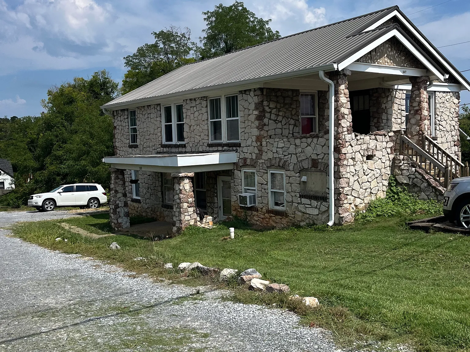 2 bed, 1100 sqft, $1,550 — Photo 1