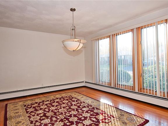 5th image of 37 Thurber St