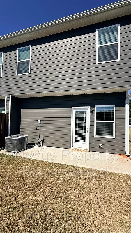 3 bed, 2.5 bath, 1482 sqft, $1,749 — Photo 3