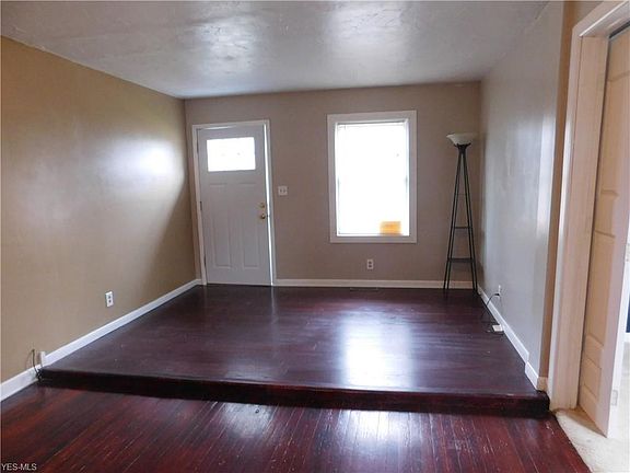 2nd image of 644 Kenilworth Ave