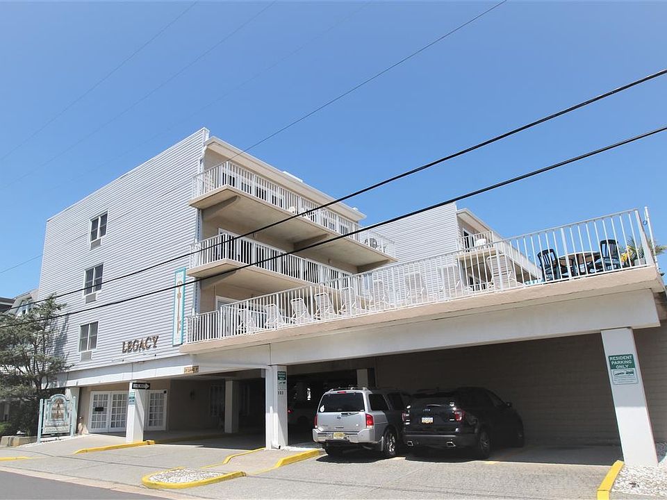 1st image of 715 Plymouth Pl #203