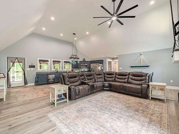 5th image of 315 Timber Ridge Dr