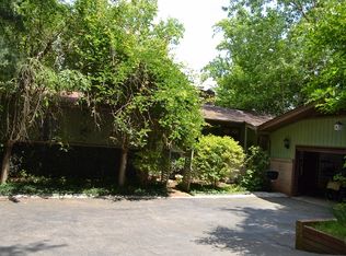 1961 10th St Blvd NW, Hickory, NC 28601
