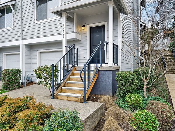 3rd image of 10521 NE Park Ridge Way