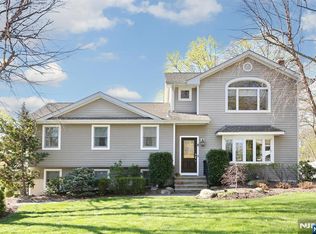 7 Conklin Ave, Hillsdale, NJ 07642