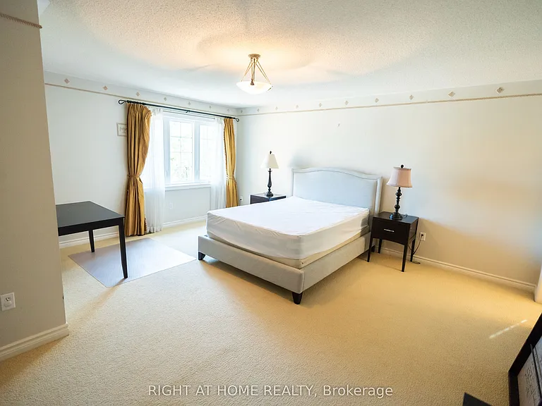 2427 Erin Centre Blvd — Photo 30