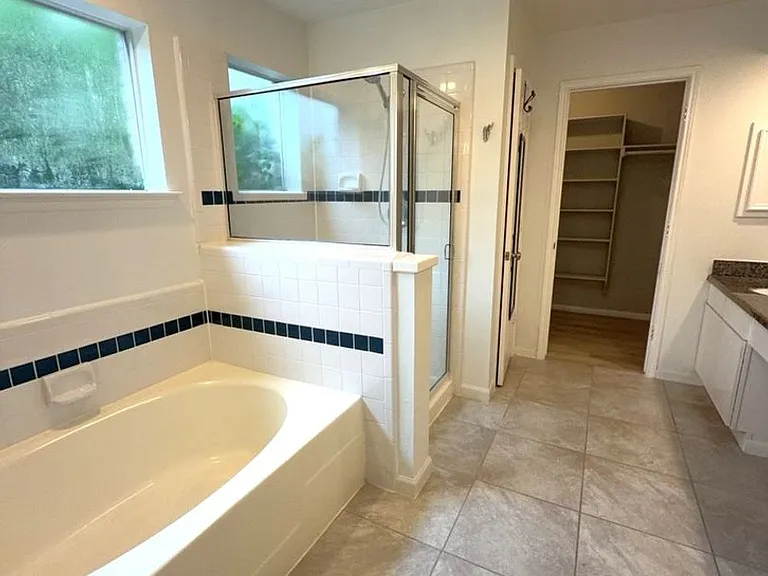 2106 Lexington Woods Dr — Photo 20
