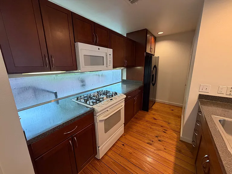 241 Maynard Ter #5 — Photo 10