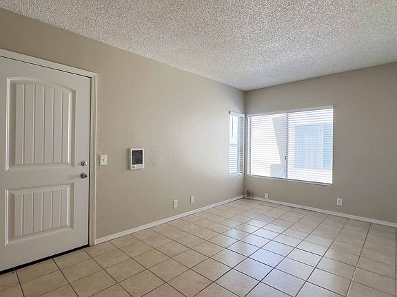 2nd image of 4057 Marlborough Ave APT 15