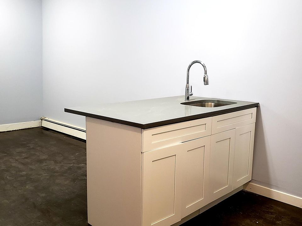 2nd image of 14 E 33rd St #2