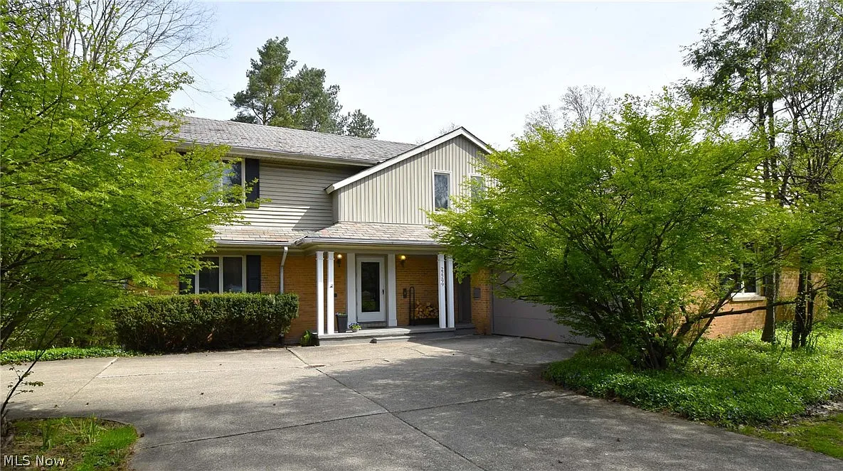 22299 S Woodland Rd photo 1