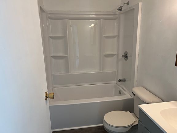 5th image of 206 W Paulette Ave