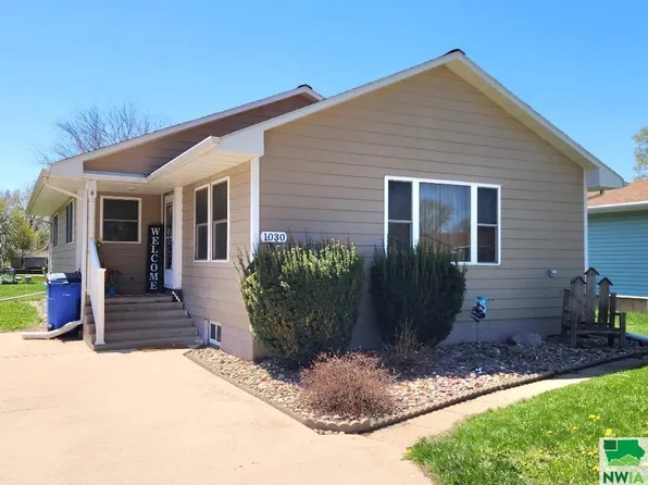 1030 Westend Dr, Vermillion, SD 57069