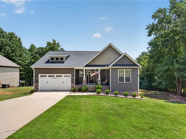 711 Barnes Rd, Seneca, SC 29672
