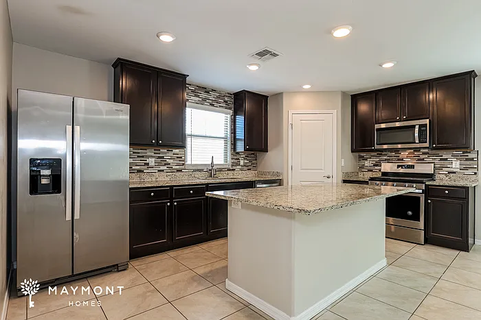 8126 W Agora Ln — Photo 6