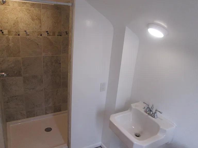 4218 Okalona Rd — Photo 32