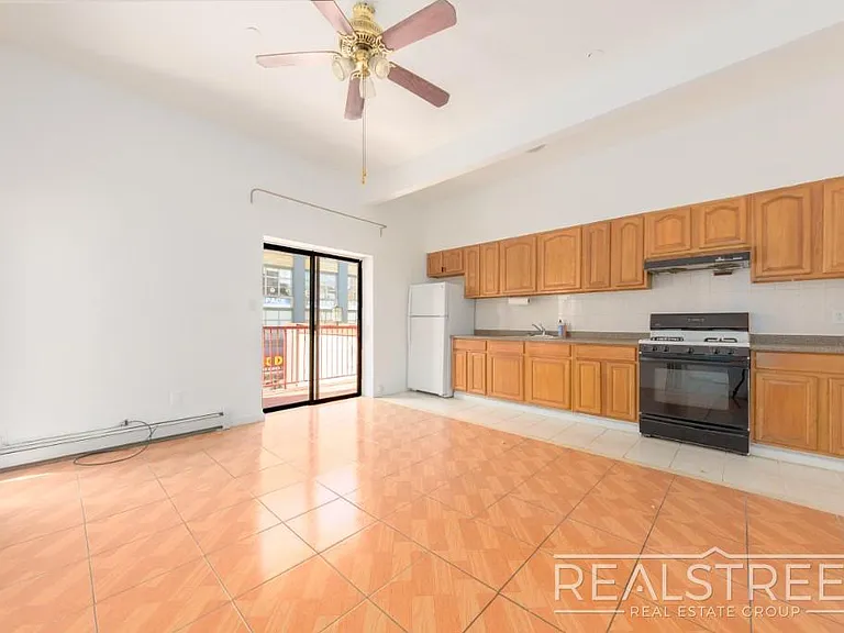 39 Debevoise St #3F — Photo 1