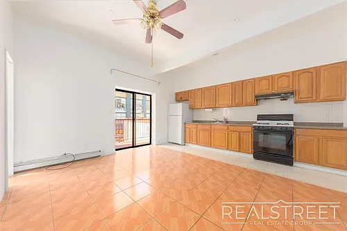 39 Debevoise St #3F Photo 1 39 Debevoise St #3F Photo 1