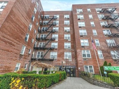 35-10 150 Street #4V, Queens, NY, 11354